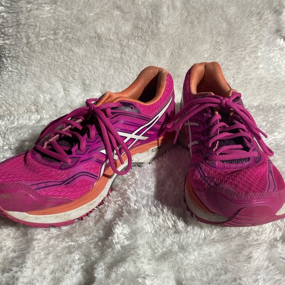 ASICS Running Shoe - Picture 2 of 3